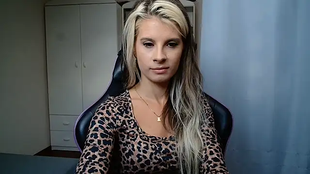 KristineGlow's Live XXX Chat
