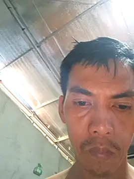 hoang1209 Adlı Modelin Canlı XXX Sohbeti