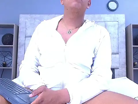 Czat XXX na żywo – Papi_95