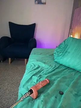 Hillary_Collins1 Adlı Modelin Canlı XXX Sohbeti
