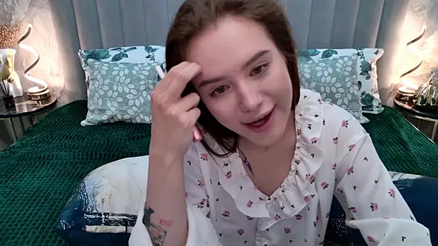 Chatroom XXX en direct de CarolineTenders