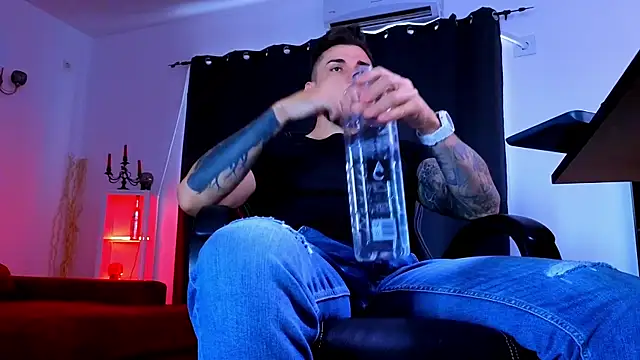 XXX chat uživo modela MightyAaron66