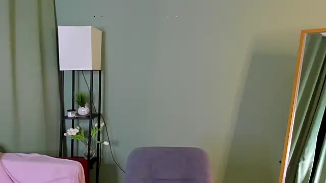 Chat +18 de LeticiaRomano ao vivo