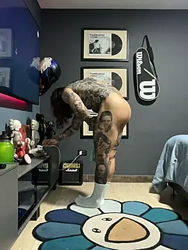 ThomasHells Chat XXX in diretta