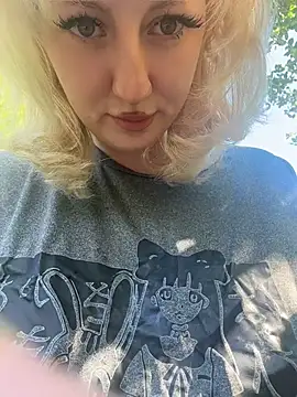 צ'אט XXX בשידור חי של RonnieKiss
