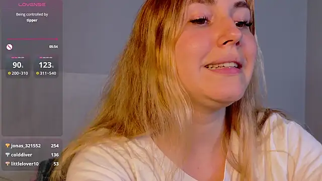 Chatroom XXX en direct de LunaXBaddie