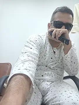 Webkamerová show chicoguapo8