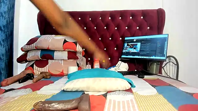 gorilaass Adlı Modelin Canlı XXX Sohbeti