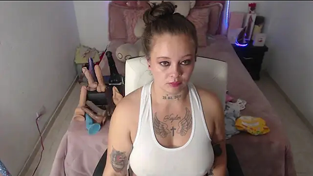 دردشة patty_squirt_ الجنسية المباشرة