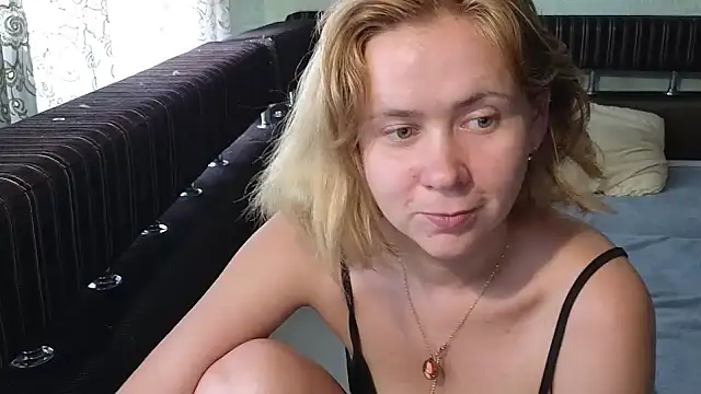 Онлайн чат XXX Riley_Roo