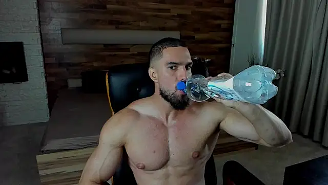 Онлайн чат XXX IvanHydee