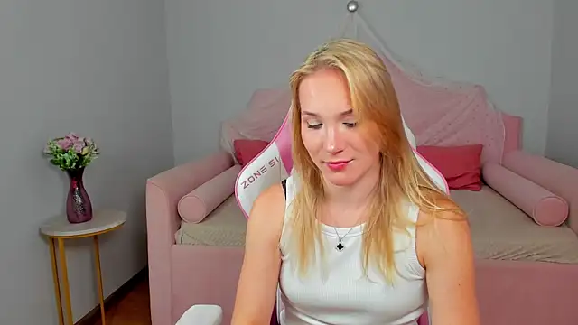 ElaraVoltage Chat XXX live