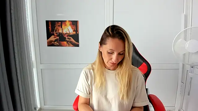 XXX chat uživo modela LilyDreamm