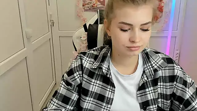 XXX chat uživo modela BrielleStorm