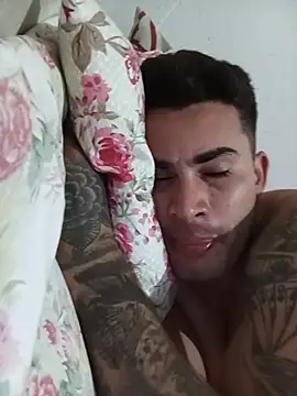 Leo_dot25n Live XXX chat