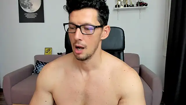 BrutusK08 Chat XXX live