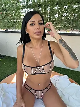 ReynaMorel's Live XXX Chat