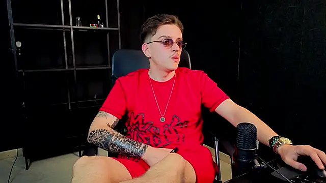 FelixStarkk: онлайн-секс-чат
