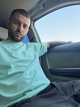 Pablo_Hornyguy95's Live XXX Chat
