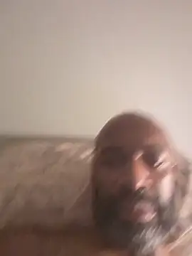 Živý XXX chat Bulgemaster001