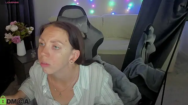 EmilyStevart Adlı Modelin Canlı XXX Sohbeti