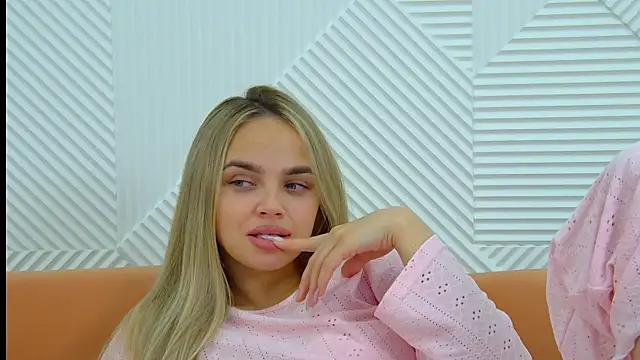 AnitaVenture Chat XXX live