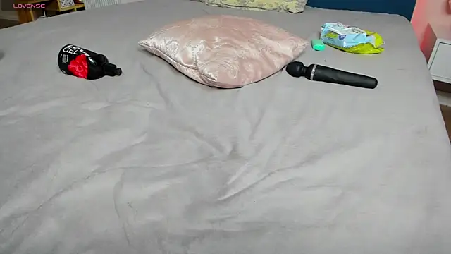 BritneyLix élő XXX-chatje