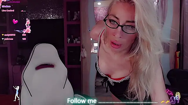 AnnieGOld_'s Live XXX Chat