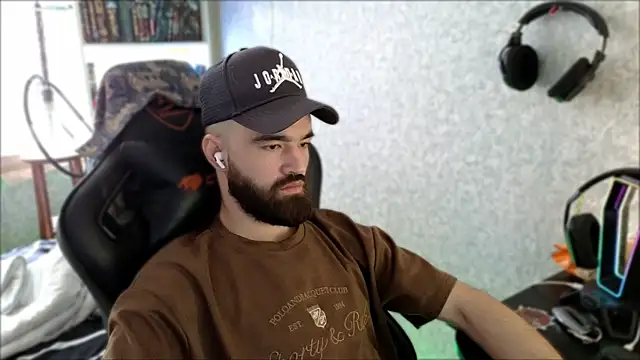 XXX chat uživo modela _Serious_Man