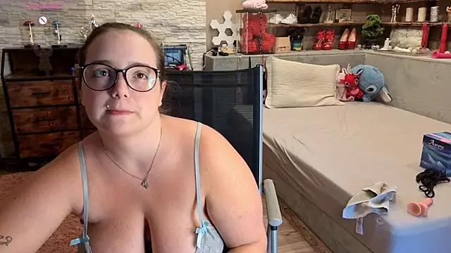Kimberly-Caprice's Live XXX Chat