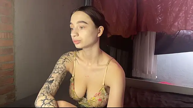 دردشة imChatty_Alice الجنسية المباشرة