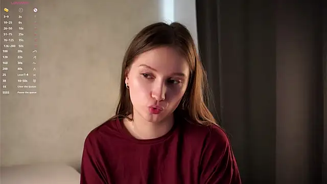 Chat +18 de MelaniSeiver ao vivo