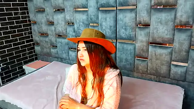 TaliaSkyx21's Live XXX Chat