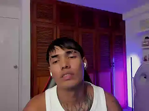 milan_2006 Chat XXX live