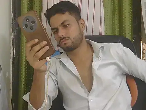 Chatroom XXX en direct de Stubborndesiboy