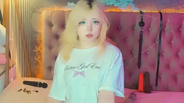 EmilyAngells Adlı Modelin Canlı XXX Sohbeti