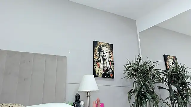 צ'אט XXX בשידור חי של Angie_abby