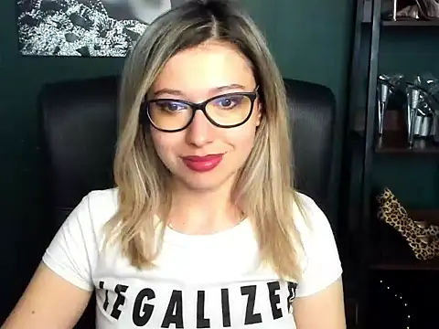 loveHeidi's Live XXX Chat