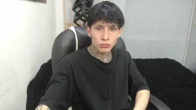 Chat XXX en directo de Cry_thereal