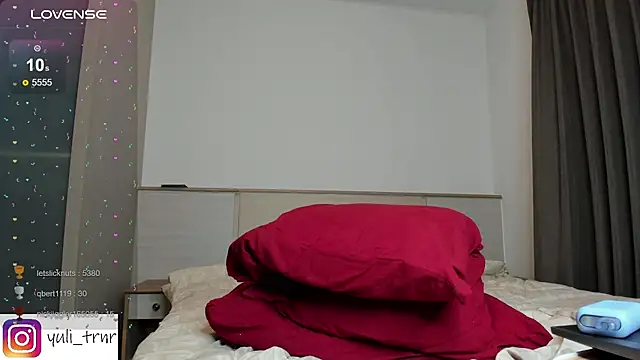 XXX chat uživo modela July_Terner
