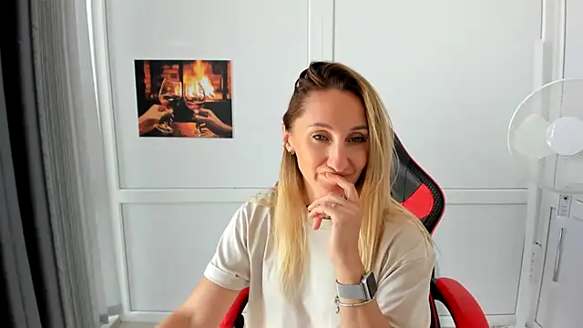 LilyDreamm Adlı Modelin Canlı XXX Sohbeti