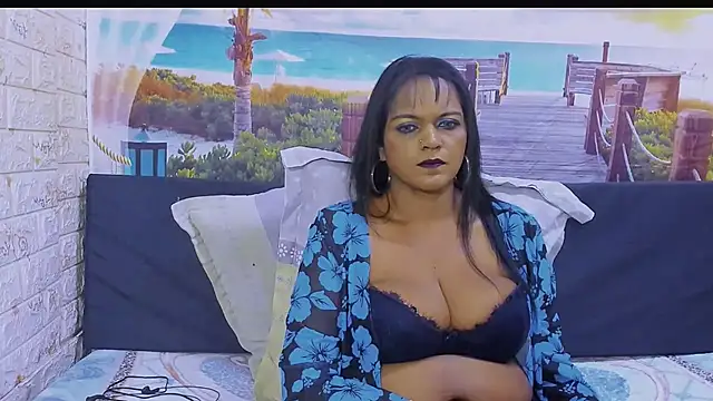 indianswtbella's Live XXX Chat