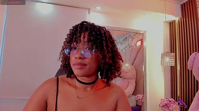 Czat XXX na żywo – mia_rouxx1