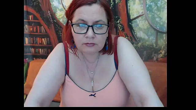 PlayfullMature's Live XXX Chat