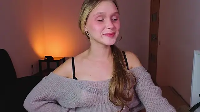 AdelineCrash's Live XXX Chat