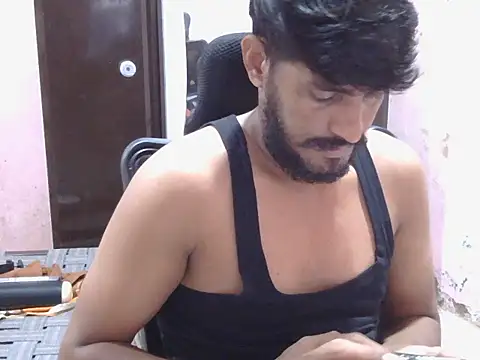 HotXKrish Adlı Modelin Canlı XXX Sohbeti