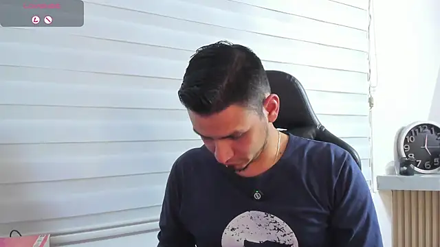XXX chat uživo modela Rick_Adams