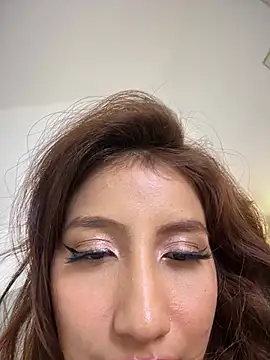 naomiii__ Adlı Modelin Canlı XXX Sohbeti