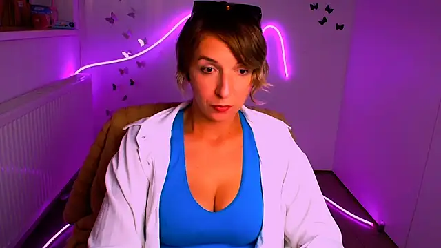 Czat XXX na żywo – Lana_Foxyy