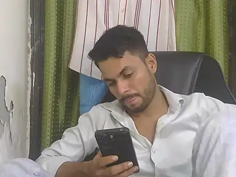 Stubborndesiboy: απευθείας συνομιλία ΧΧΧ
